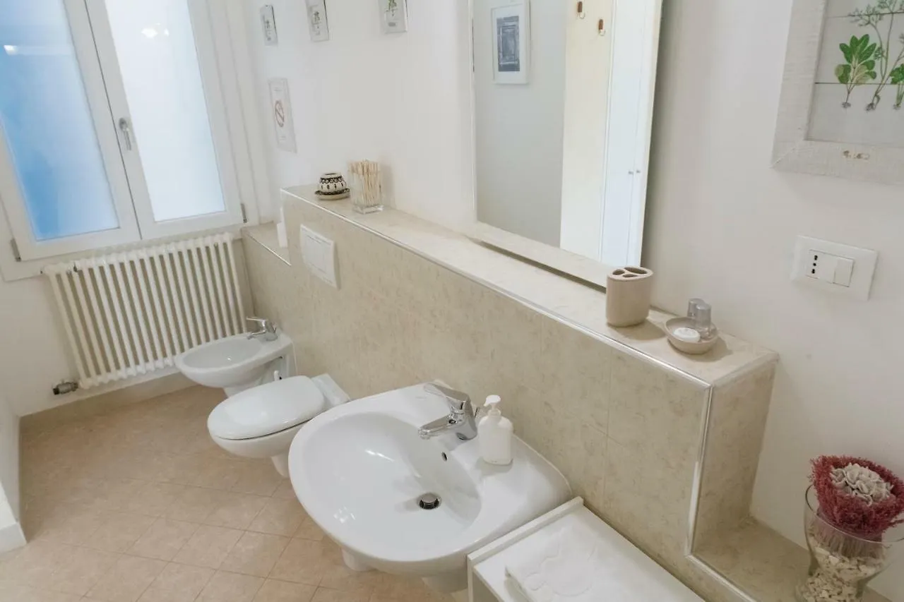 Apartamento Venezia Biennale Bianco & Rosso