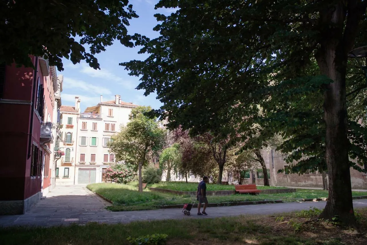 Apartamento Venezia Biennale Bianco & Rosso